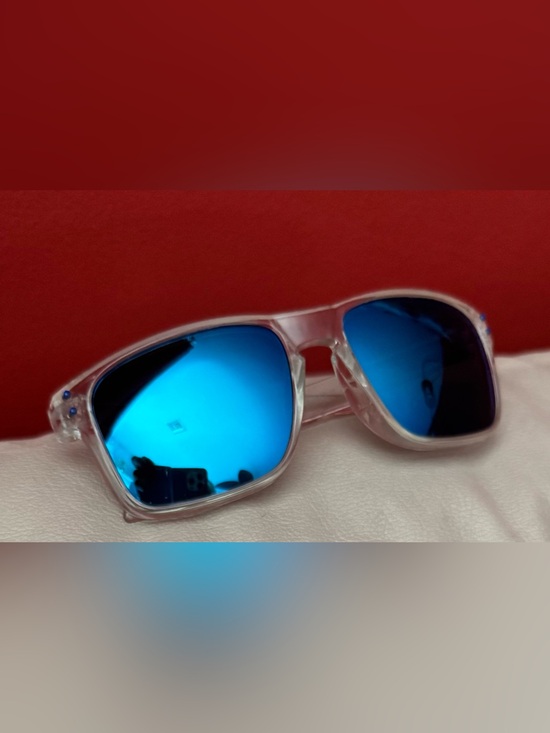 Oakley Holbrook XL Sunglasses, Transparent Frames,  009102 57 18 137 main image 4